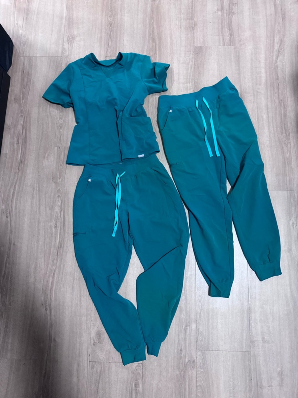 Figs Green Drawstring Scrub Pants & Top Set